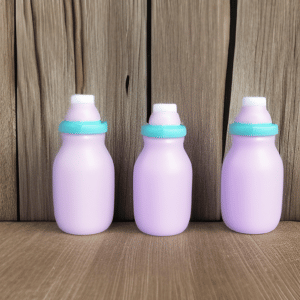Een aantal babyproducten, waaronder flessen melk.